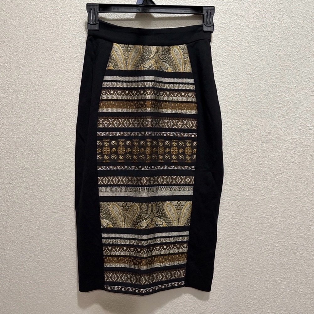 bebe Black and Gold Patterned Pencil Skirt